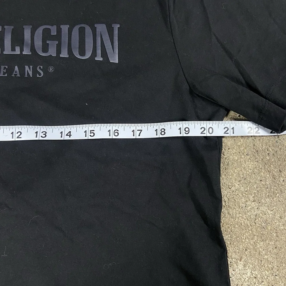 True‎ Religion T-Shirt Size Large Black Graphic Logo Crewneck Short Sleeve